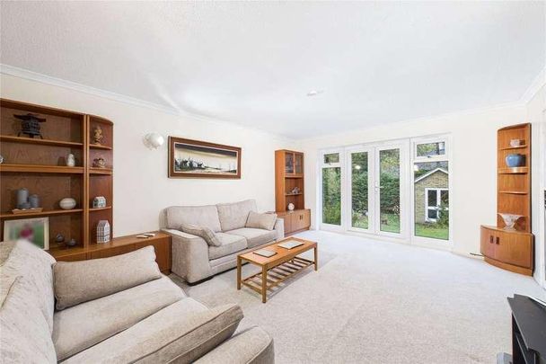 Robin Lane, Sandhurst, Berkshire, GU47 - Photo 1