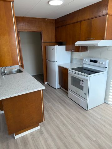 1 BDRM/1 BATH - 2315 7TH ST E - Available NOV 1 - Photo 5