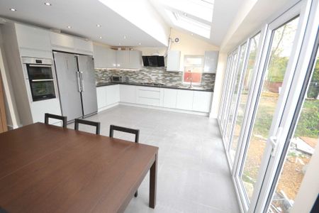 Church Road, Reading, Berkshire, RG6 1HW - Room 8 - Photo 5