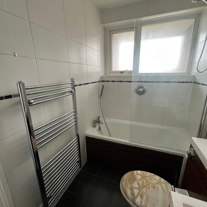 2 Bed Flat, Duncan Court, N12 - Photo 1