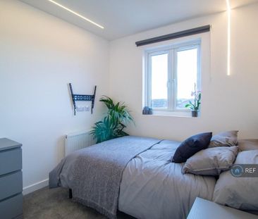 1 bedroom in a house share to rent - Photo 4
