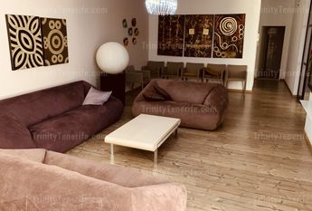 Short term rental of the luxury modern villa in El Duque / VILLA TESORO EL DUQUE