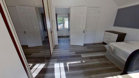 5 bedroom semi-detached house to rent - Photo 5