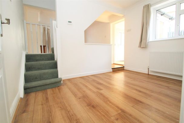 Totteridge Road, High Wycombe - Photo 1