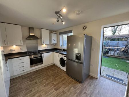 2 bedroom terraced house to rent - Photo 4