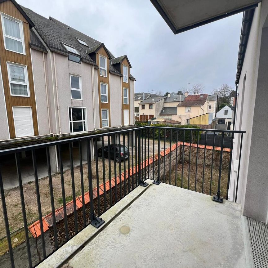 location Appartement T2 DE 38.79m² À DEVILLE LES ROUEN - Photo 1