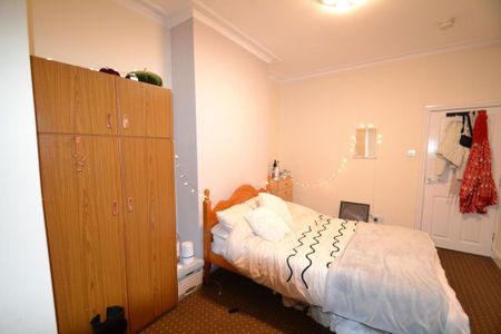 6 bedroom house to rent - Photo 3