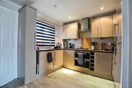 2 bedroom end of terrace house to rent - Photo 4