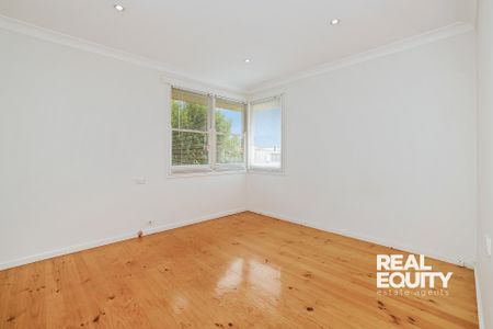 2 Markham Street, Holsworthy NSW 2173 - House For Rent | Domain - Photo 3