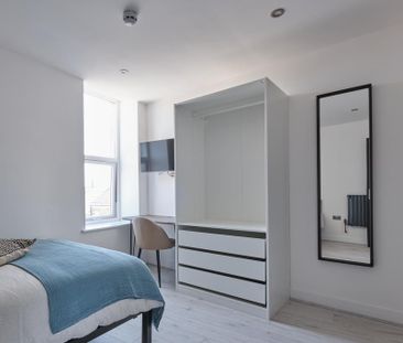 6 bedroom terraced house to rent - Photo 3