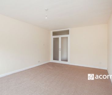 Flat to rent - Auckland Road, London, SE19 - Photo 2