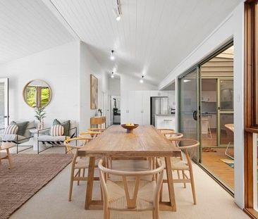 Stunning Coastal Retreat - Photo 3