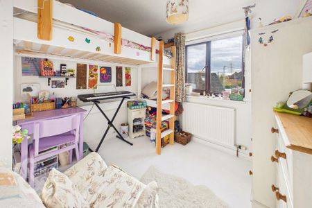 3 bedroom semi-detached house to rent - Photo 4