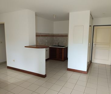 Location Appartement 1 pièce 28m² ST DENIS 97400 - Photo 6