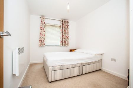 2 bedroom flat to rent - Photo 3