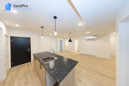 585 St-Bonaventure - Photo 2