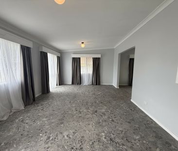 Spacious 4-Bedroom Home - Photo 4