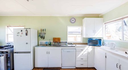 Four bedrooms in Friendly Feilding - Photo 5