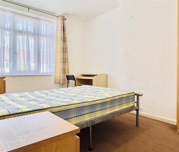 4 bedroom terraced house to rent - Photo 5