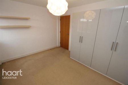 2 bedroom apartment to rent - Photo 3