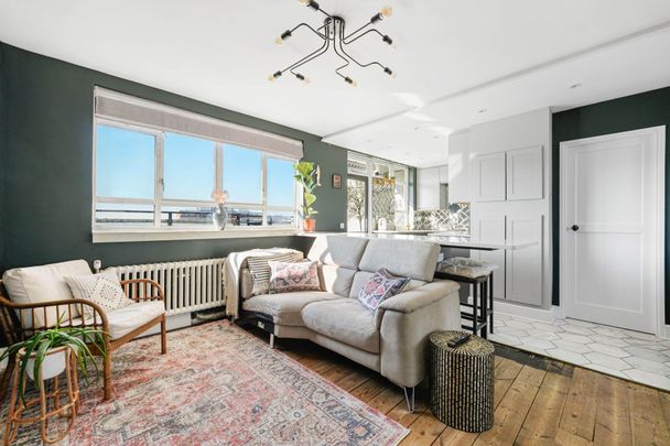 Price £2,300 pcm - Available 21/05/2026 - Furnished - Photo 1