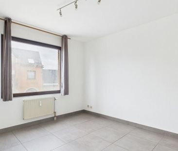 Appartement te huur in La Louvière voor € 605 met 1 slaapkamer - Foto 2