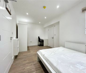 Kestrel Avenue, Staines-upon-Thames, Surrey, TW18 4RU - Photo 1