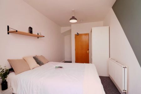 10 Bedroom House - Photo 4