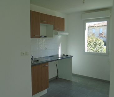 Location Appartement 3 pièces 65m² LAUNAGUET 31140 - Photo 2