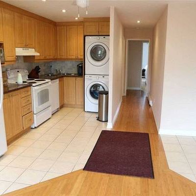 MUST SEE OVER 700 SQ FT 1 BED ON SUBWAY LINE PARKING ICNLD - Photo 4