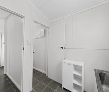 Spacious Two Bedroom Home in Prime Essendon Pocket - Photo 3