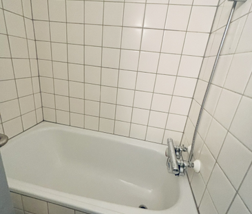 Værelse med eget bad/toilet og fælleskøkken - Photo 2