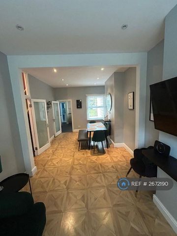 3 bedroom detached house to rent - Photo 3