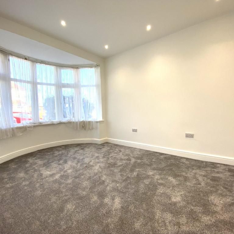 5 bedroom semi-detached house to rent - Photo 1