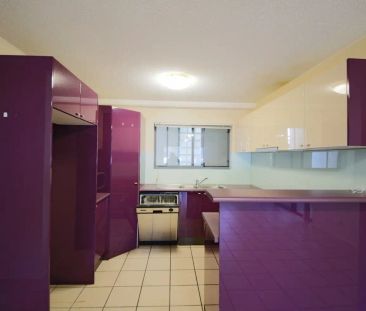 “Spacious Modern Living - Close to Everything!” - Photo 2