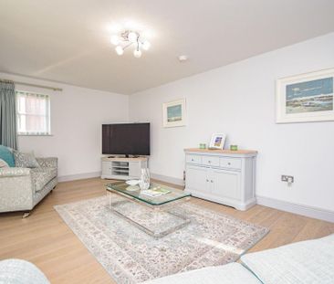 3 bedroom detached house to rent - Photo 2