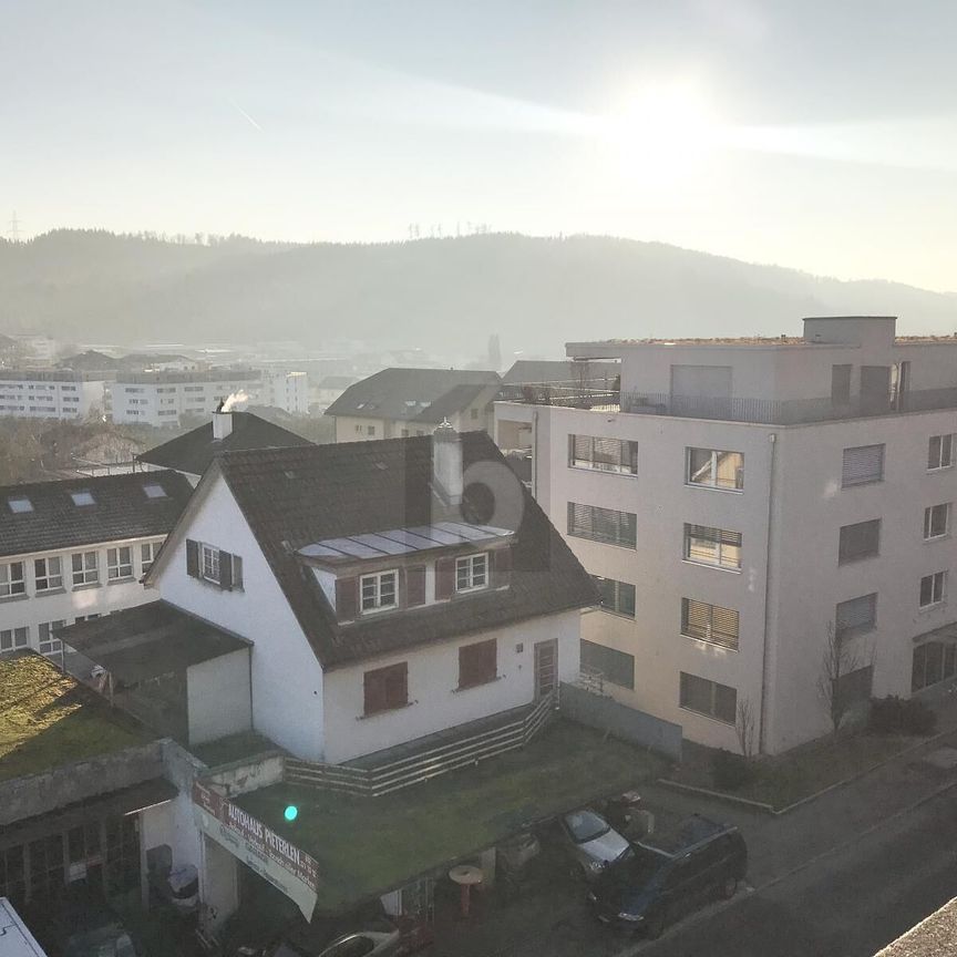 ZENTRAL, GROSSZÜGIG, MIT BALKON - Photo 1