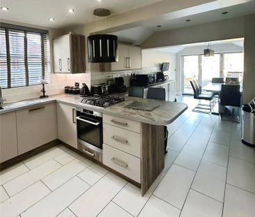 1 bedroom in a house share to rent - Photo 4