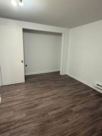 Maison de plain-pied - 1830A Rue Nicolet - Photo 2