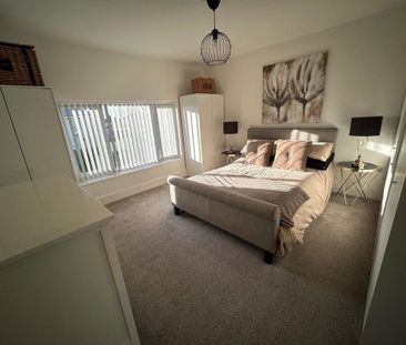 3 bedroom semi-detached house to rent - Photo 2