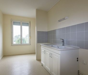 Appartement – Type 4 – 80m² – 333.55 € – LE BLANC - Photo 2