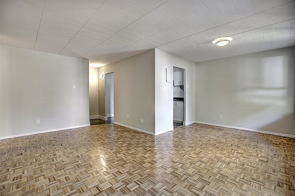 Millard Manor Apartments - Photo 1