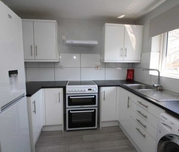 2 bed Flat for rent - Photo 3