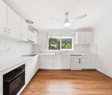 Freshly Renovated 3-Bedroom Home in Convenient West Gosford Location - Photo 5