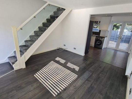 2 bedroom terraced house to rent - Photo 1