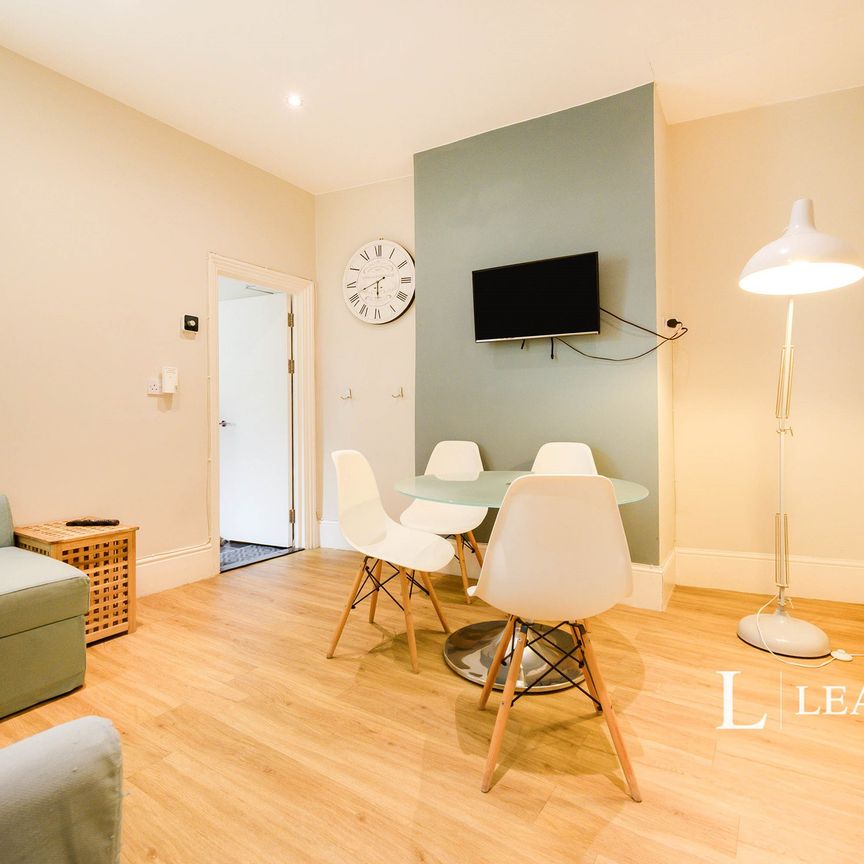 2 bedroom apartment to rent Orchard Road, Southsea, Hampshire, PO4 - Photo 1