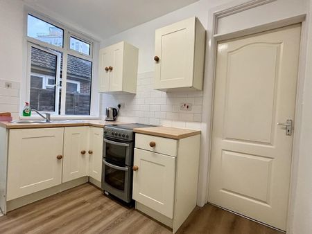 2 bedroom apartment to rent - Photo 5