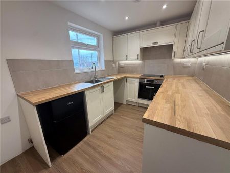 1 bedroom bungalow to rent - Photo 2