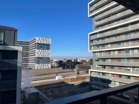 YORKDALE II CONDO: Ranee Ave & Varna Dr. (120 Varna Dr.) AD#100622 - Photo 5