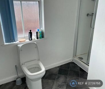 1 bedroom in a house share to rent - Photo 4